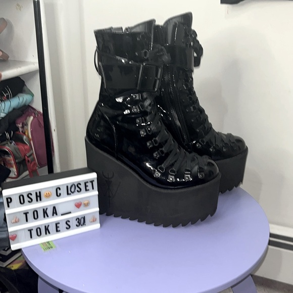 ✨🆕Dolls Kill X Widow BN NEVER WORN!Size 8 SHINY Black Traitor Boots!BNIB!🖤 - Picture 3 of 12